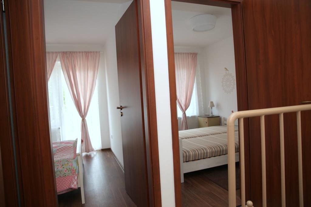 Rozmaring Pihenőház Velence Exterior foto